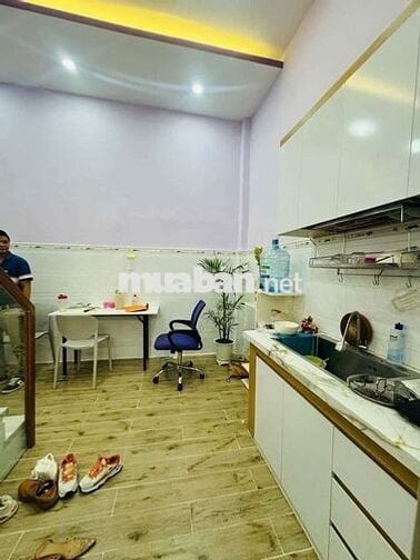 NHÀ MẶT TIỀN KINH DOANH - CĂN GÓC