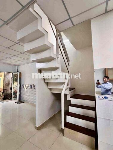 Bán nhà Đ Âu Cơ (gần Khuông Việt) 38m2, 3,6 TỶ, 2 tầng, 2 PN