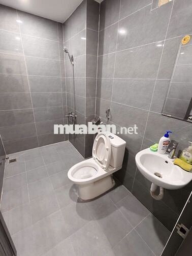 Mặt bằng có sẵn nhà + văn phòng. Mặt tiền Tế Hanh
