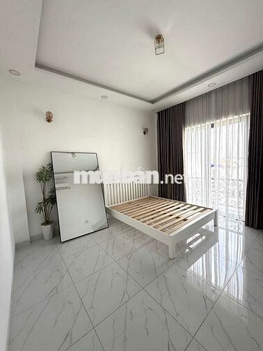nhà đẹp có nội thất 4 máy lạnh 4pn 3wc hẻm ô tô 7m gần gò vấp thới An 