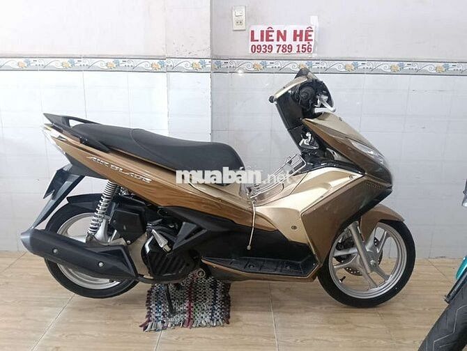 Honda Air Blade 125 Vàng đồng 17923 km