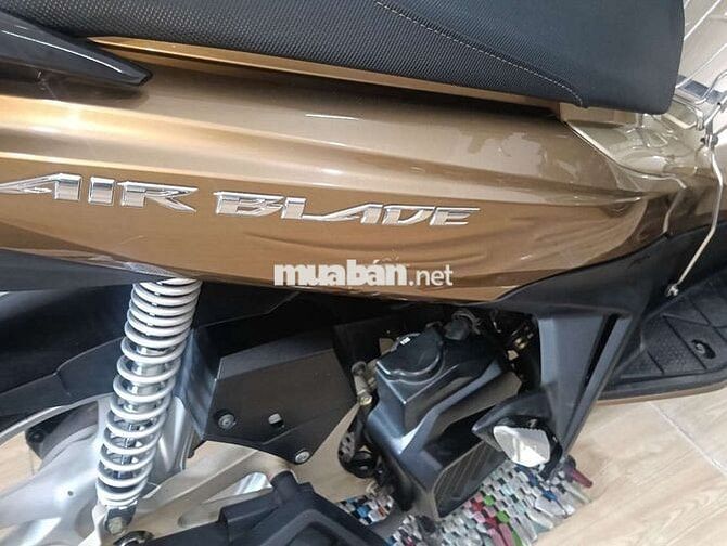 Honda Air Blade 125 Vàng đồng 17923 km