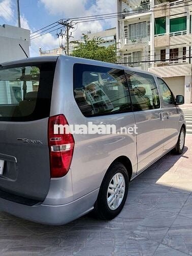HUYNDAI STAREX 9CHỖ MÁY DẦU SỐ SÀN SX CUỐI 2016