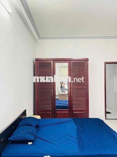 CẦN SHARE 1 PHÒNG 45m2 CÓ BAN CÔNG TRONG NHÀ NGUYÊN CĂN THỐNG NHẤT