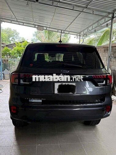 Ford Everest 2023 Đen 33.000 km