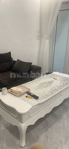 Cho thuê nhà diện tích 35 m2x2 tầng, đường Nước Phần Lan, Tây Hồ