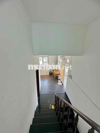Phòng Penthouse ( ban công 30m2)