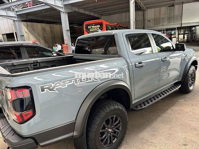 Ford Raptor 2025 bảo hành 2027, vay Ngân Hàng 75%
