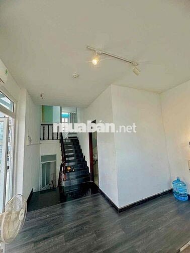Phòng Penthouse ( ban công 30m2)