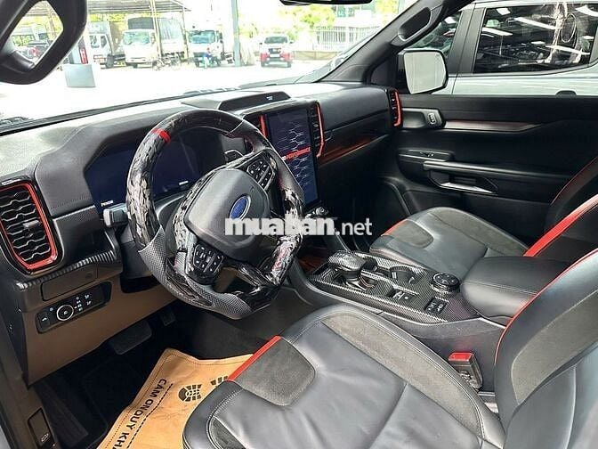 Ford Raptor 2025 bảo hành 2027, vay Ngân Hàng 75%