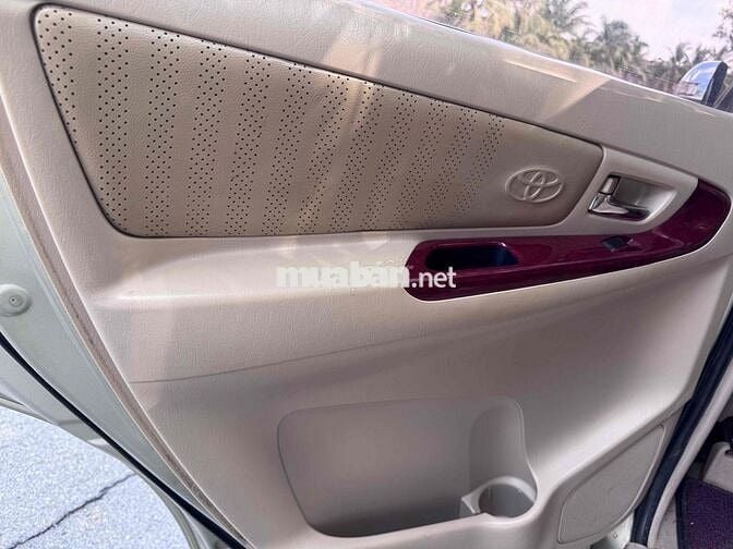 Toyota Innova 7 chỗ Bạc 173.673 km