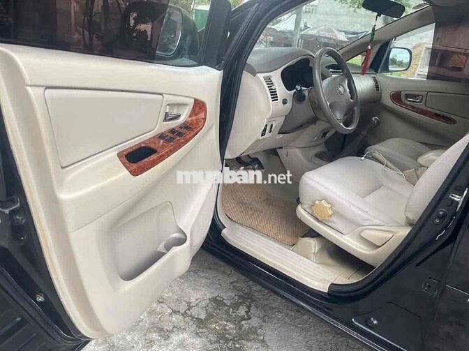 Toyota Innova 2007 Đen 7 chỗ