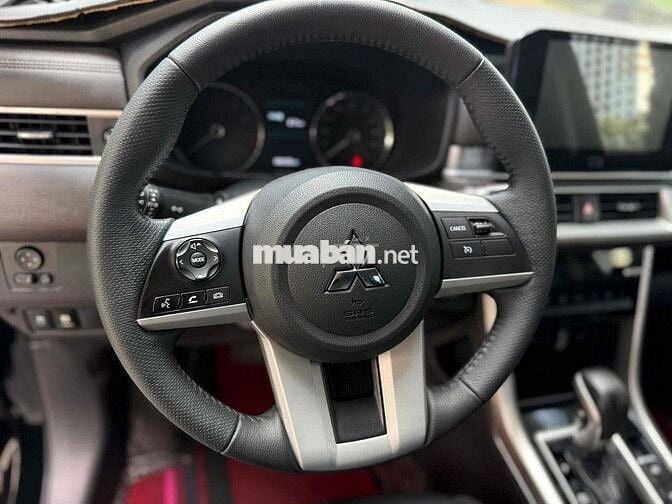 Mitsubishi Xpander Premium 2024 Đen 40.000 km