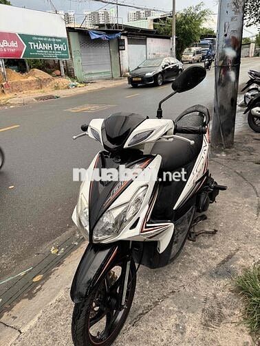 Yamaha Luvias FI Đen trắng