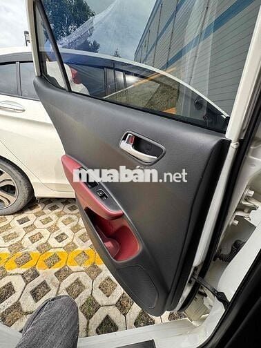Hyundai i10 Sedan 1.2 AT 2017 Trắng Tự động