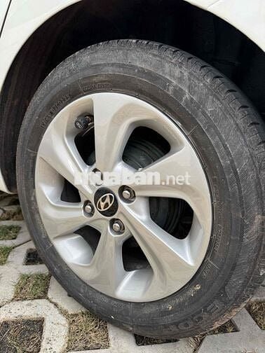 Hyundai i10 Sedan 1.2 AT 2017 Trắng Tự động