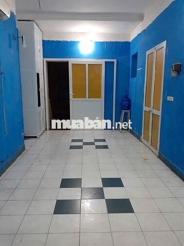 Nhà trống 40m2, mặt tiền rộng rãi, phù hợp kinh doanh, làm kho