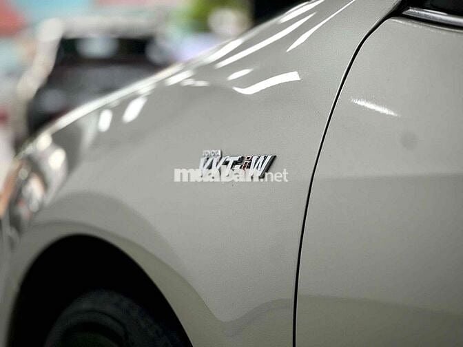 Toyota Camry 2.0E 2015 Vàng Ánh Kim Siêu Đẹp
