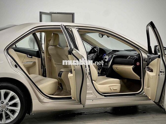 Toyota Camry 2.0E 2015 Vàng Ánh Kim Siêu Đẹp