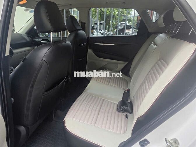 Kia Sonet Premium 2023 Trắng nóc đen 20.000 km