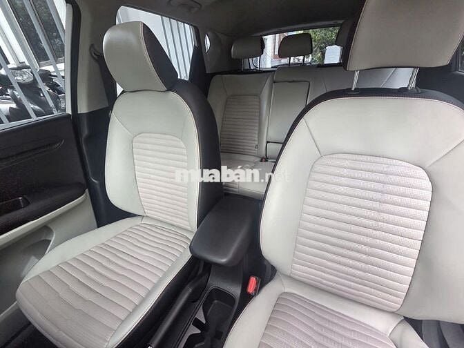 Kia Sonet Premium 2023 Trắng nóc đen 20.000 km