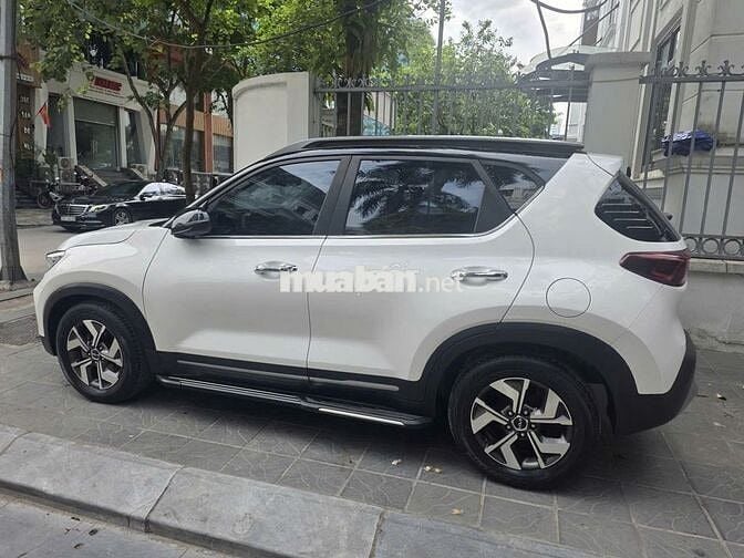Kia Sonet Premium 2023 Trắng nóc đen 20.000 km