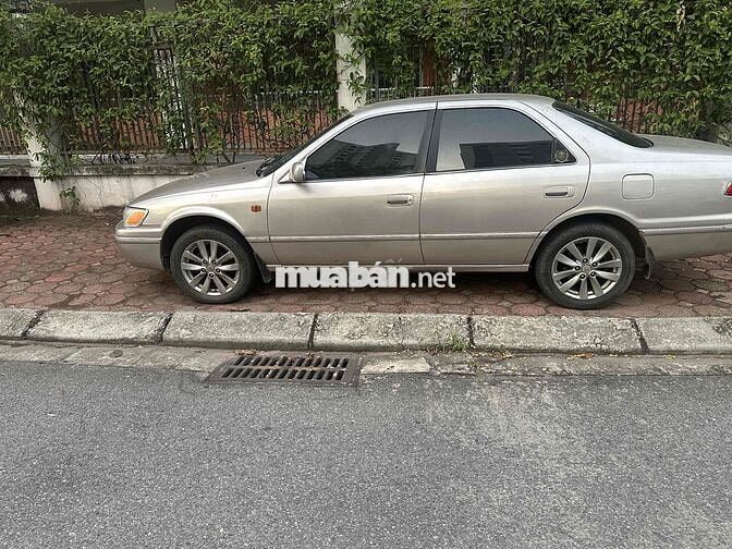 Toyota Camry 2001 Bạc