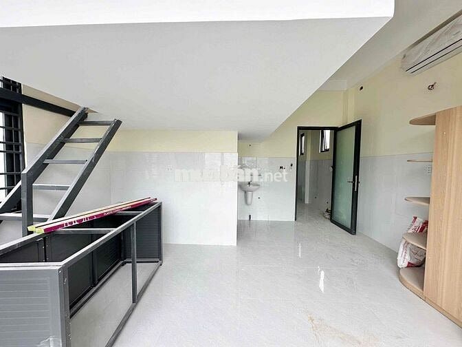 Duplex ban công mới xây Gần Phạm Văn Đồng, Kha Vạn Cân, Lý Tế Xuyên