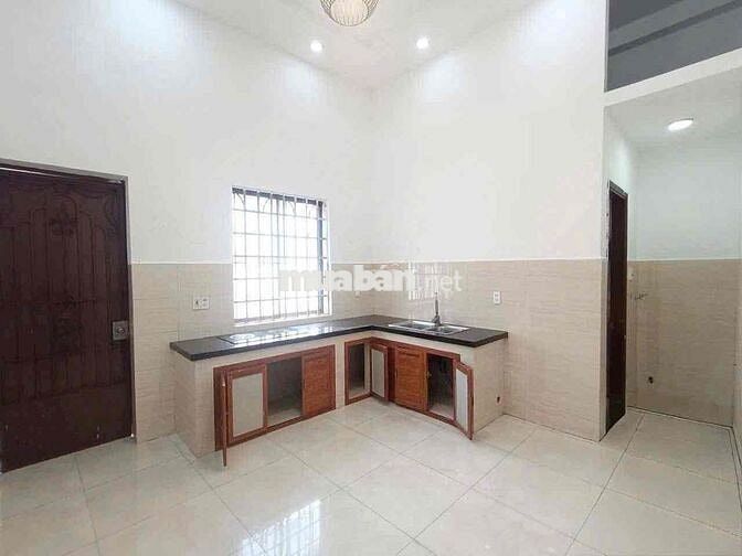 BIỆT THỰ LINH ĐÔNG NGAY CHỢ BẾN ĐÒ 7,5X18M 2PN 2WC Ở + VPCTY+ KHO