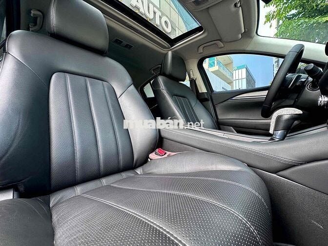 Mazda 6 2023 2.0 Premium TCCC Trắng 26.000Km