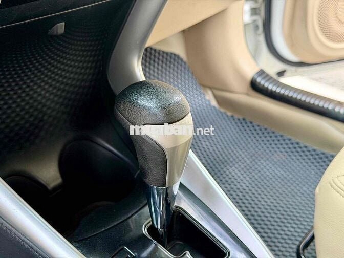 Toyota Vios 2020 1.5E CVT Trắng Tự động