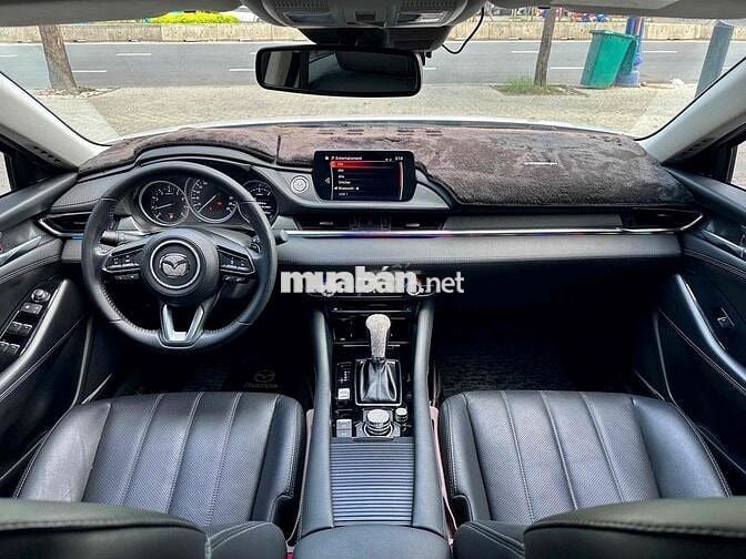Mazda 6 2023 2.0 Premium TCCC Trắng 26.000Km