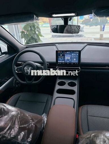 VinFast MPV 7 Trắng 7 chỗ