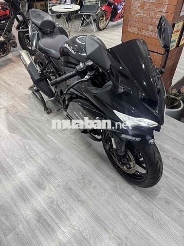 Kawasaki Zx4R 6000 km màu Đen