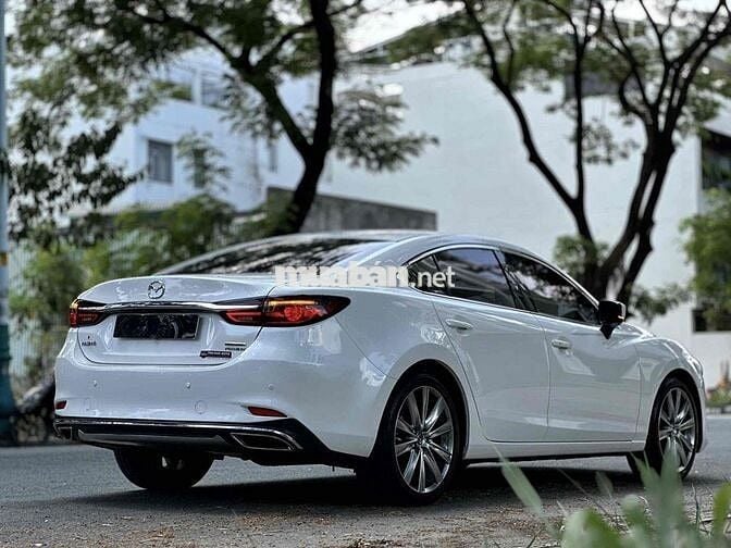 Mazda 6 2023 2.0 Premium TCCC Trắng 26.000Km