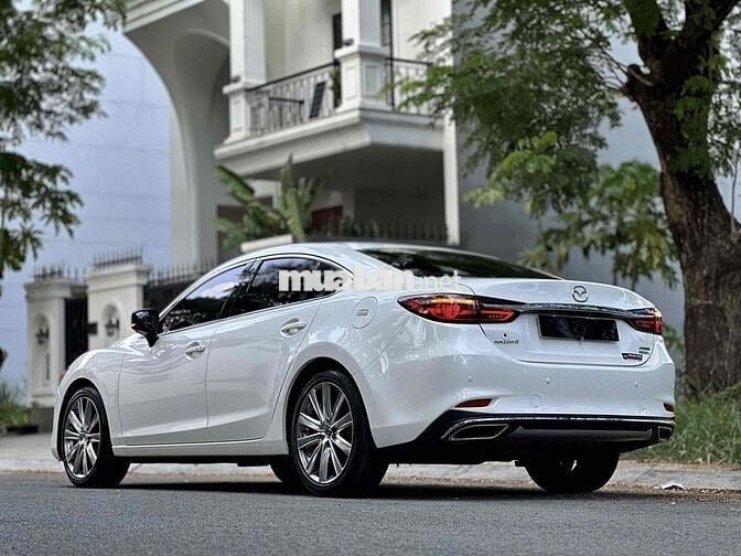 Mazda 6 2023 2.0 Premium TCCC Trắng 26.000Km