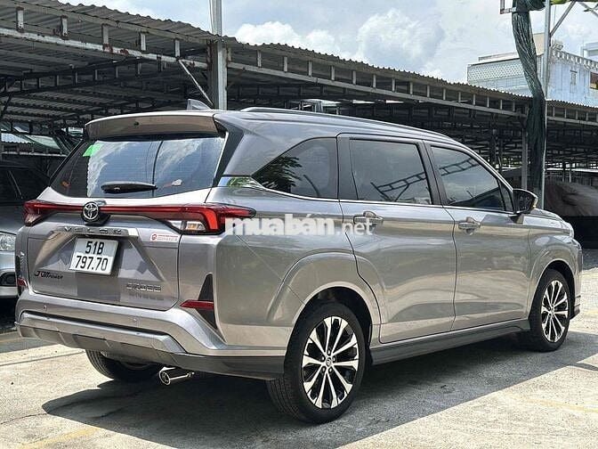 Toyota Veloz Cross Top 1.5CVT 2023 Bạc Tím