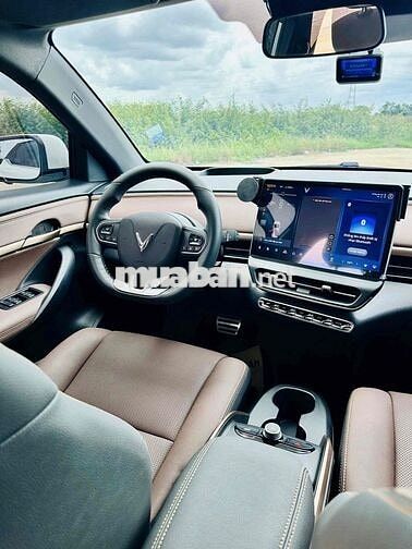VinFast VF6 Plus 2026 Trắng 3.000km