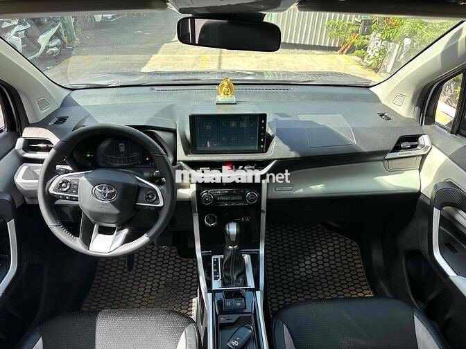 Toyota Veloz Cross Top 1.5CVT 2023 Bạc Tím