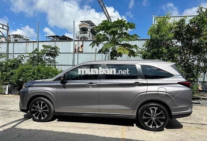 Toyota Veloz Cross Top 1.5CVT 2023 Bạc Tím