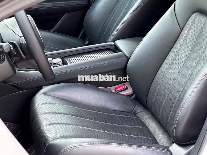 Mazda 6 2023 2.0 Premium TCCC Trắng 26.000Km