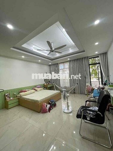 NHÀ ĐẸP 3 TẦNG — BÌNH TRỊ ĐÔNG HƯƠNG LỘ 2 DS 6D 95M2 • 5M x 19M : Tây