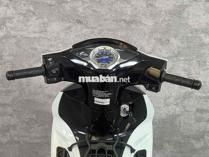 Honda Future 125 Fi 2024 Trắng đen 4000km