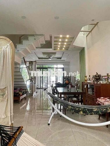 NHÀ ĐẸP 3 TẦNG — BÌNH TRỊ ĐÔNG HƯƠNG LỘ 2 DS 6D 95M2 • 5M x 19M : Tây