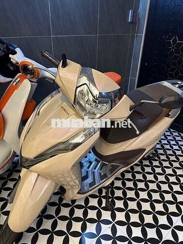 Honda Lead 2019 20000 km màu Kem