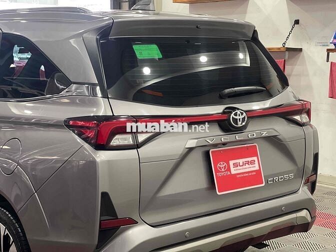Toyota Veloz Cross Top 2025 Bạc Tím 31.000KM