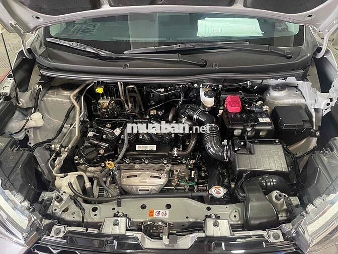 Toyota Veloz Cross Top 2025 Bạc Tím 31.000KM