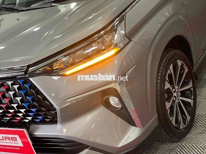 Toyota Veloz Cross Top 2025 Bạc Tím 31.000KM