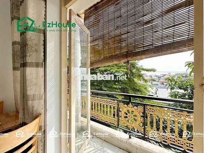 Phòng ban công mà giá rẻ có thật ko?