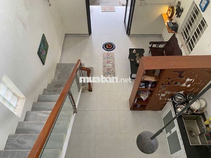 NHÀ CHO THUÊ CÓ ĐẤT RỘNG TRƯỚC SAU NHÀ